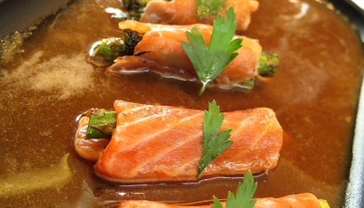 ASTRID Y GASTON salmón.jpg